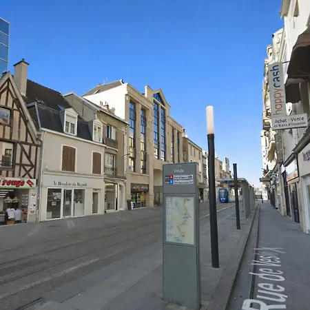 Cosy Proche Cathedrale Apartment *